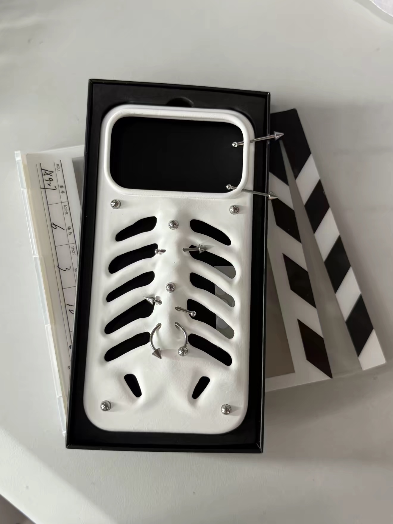 เคสโทรศัพท์ลายโครงกระดูก PINKD - 3D Printing Iphone บทวิจารณ์และราคา